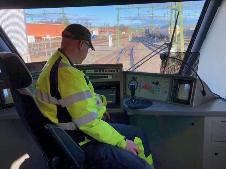 Uppspelning av ljud från förarhytten på X-tåget. Inför mätning av befintlig slinga. Håkan Jarl, Fleet Manager.